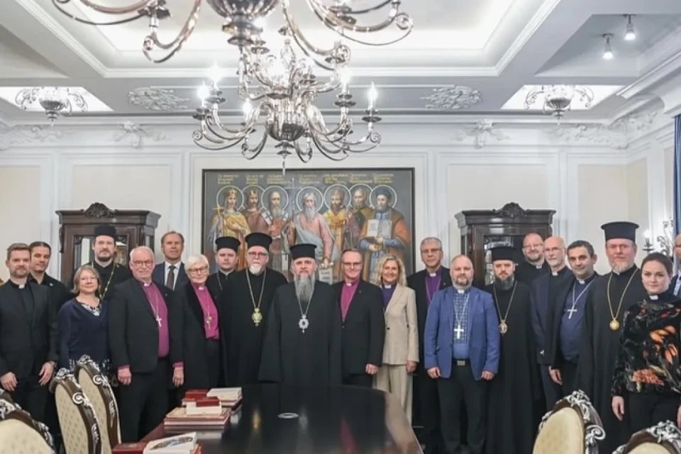 Nordic bishops visit Ukraine, urge return of children