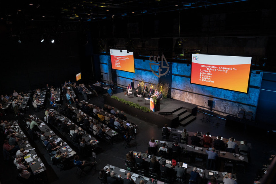 Kirche sein, mitten im Krieg